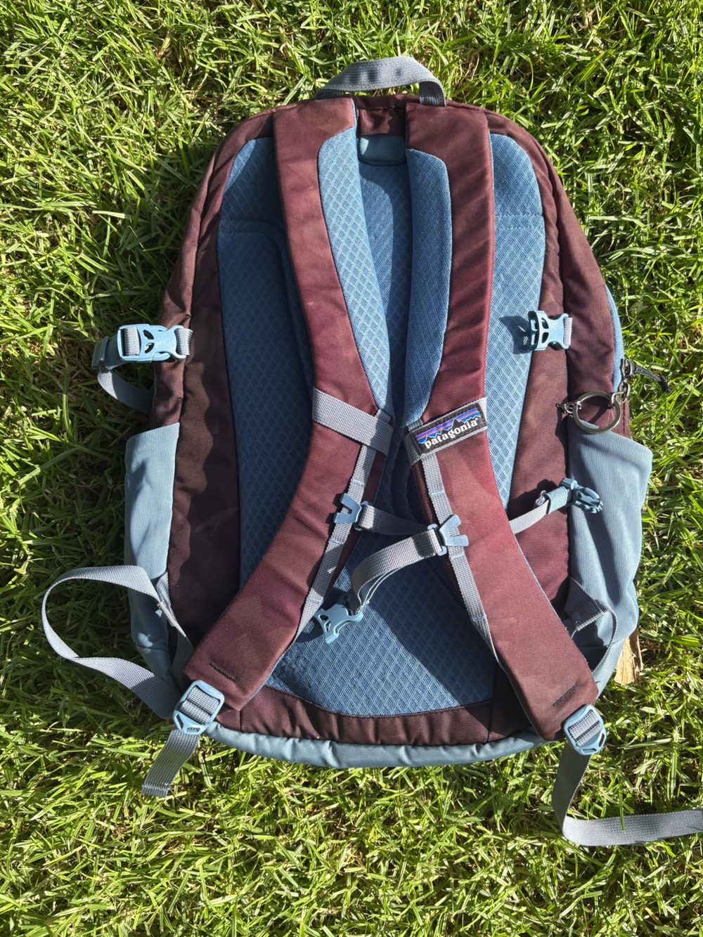 Patagonia Refugio 28L Backpack Burgundy Blue Hiking Travel Laptop Daypack